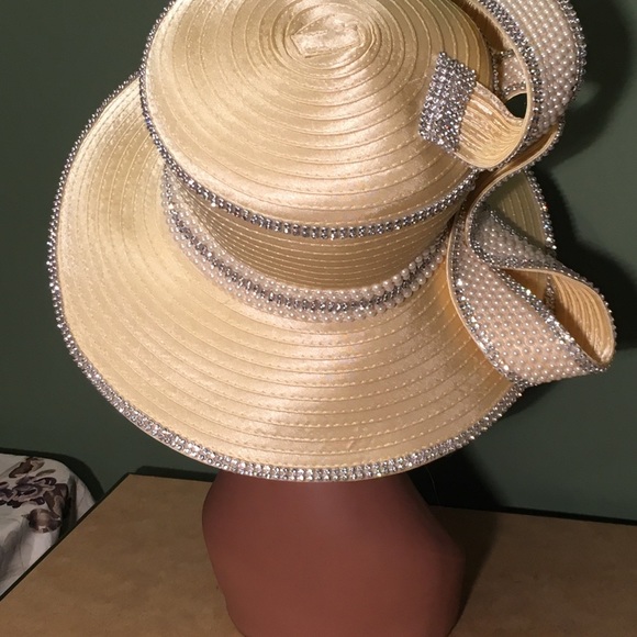 New Charm NY Yellow Hat w Pearls Rhinestones - Picture 3 of 4